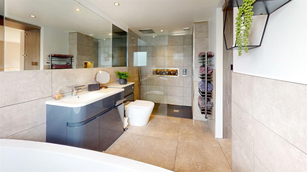 70-Bradford-Road-copy-Bathroom.jpg