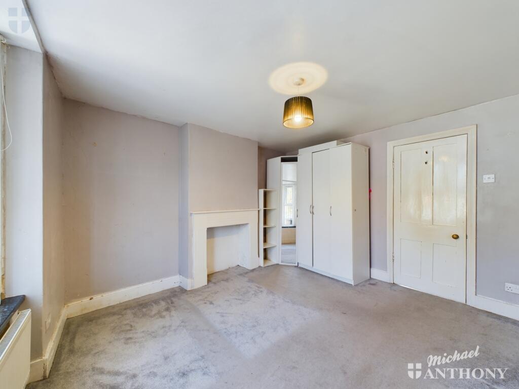 CAM03218G0-PR0349-STILL013