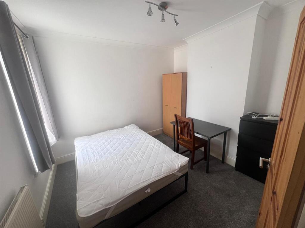 bed3.jpg