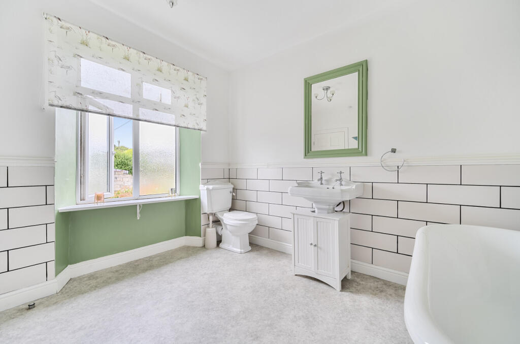 1320435-8-687e093...