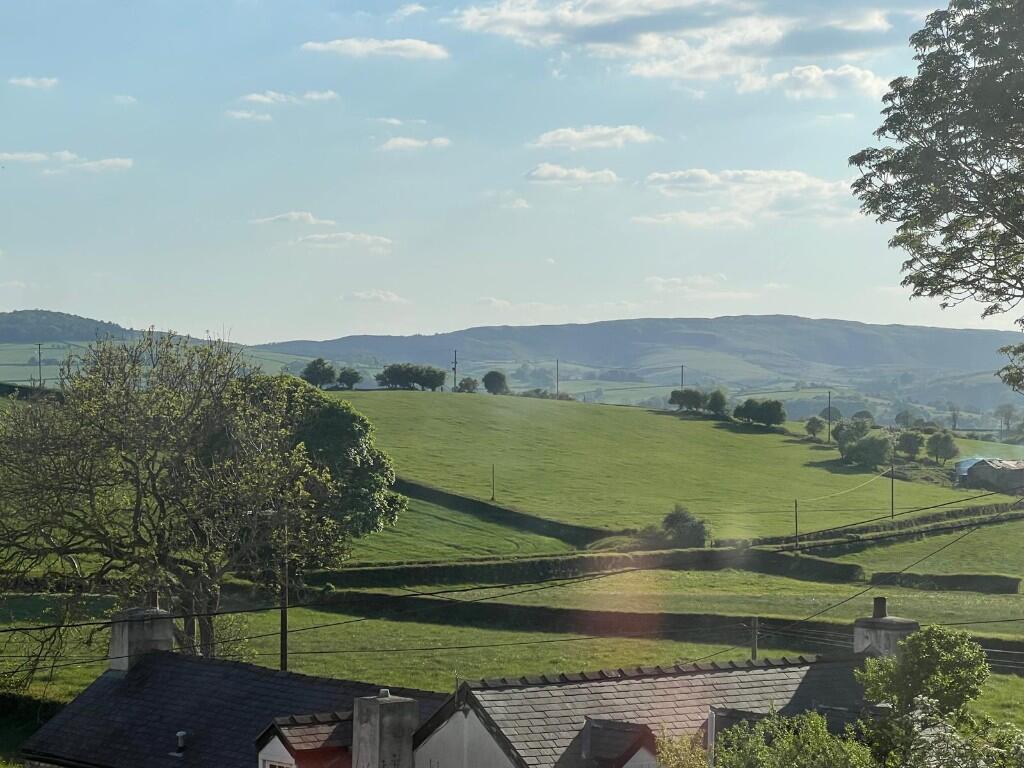 Views to front