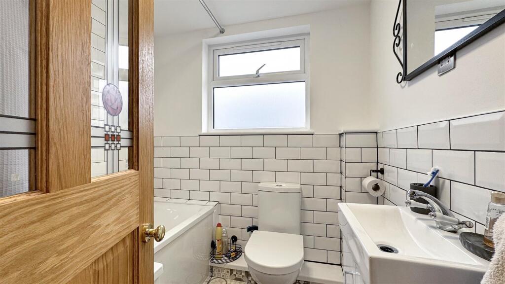 Bedroom Two En Suite