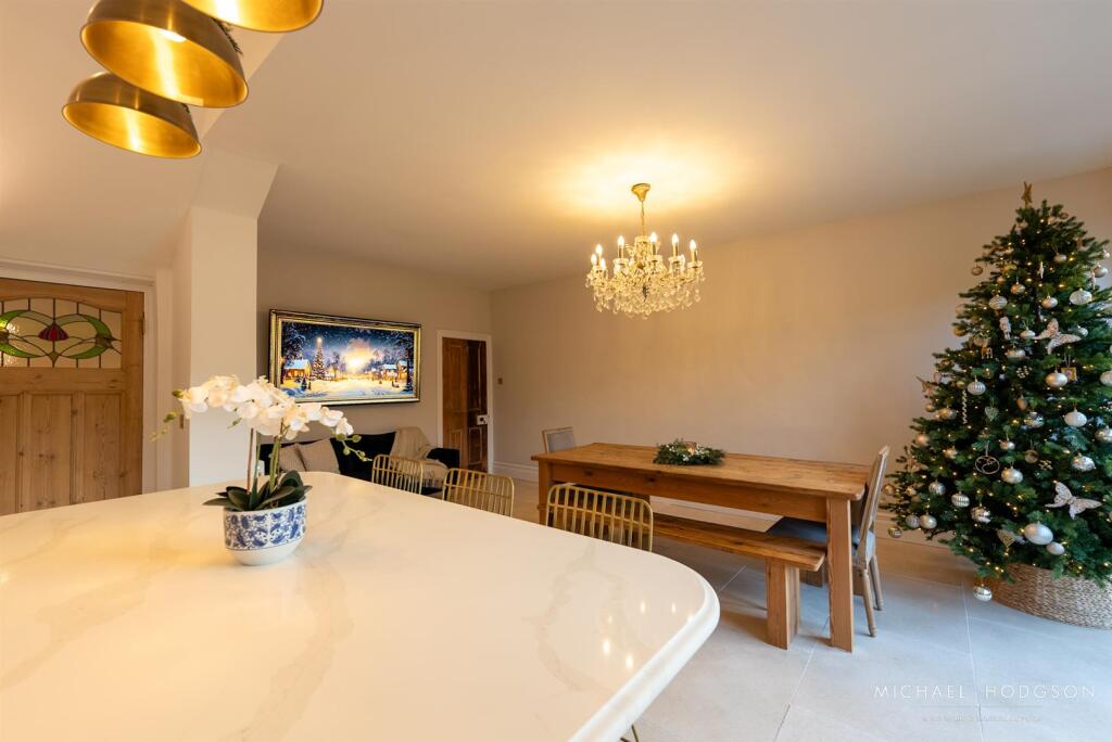 7 Ettrick Grove-24.jpg