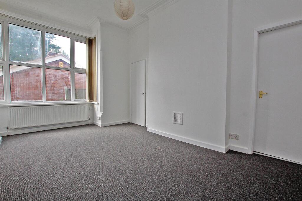 Living/Sleeping Area