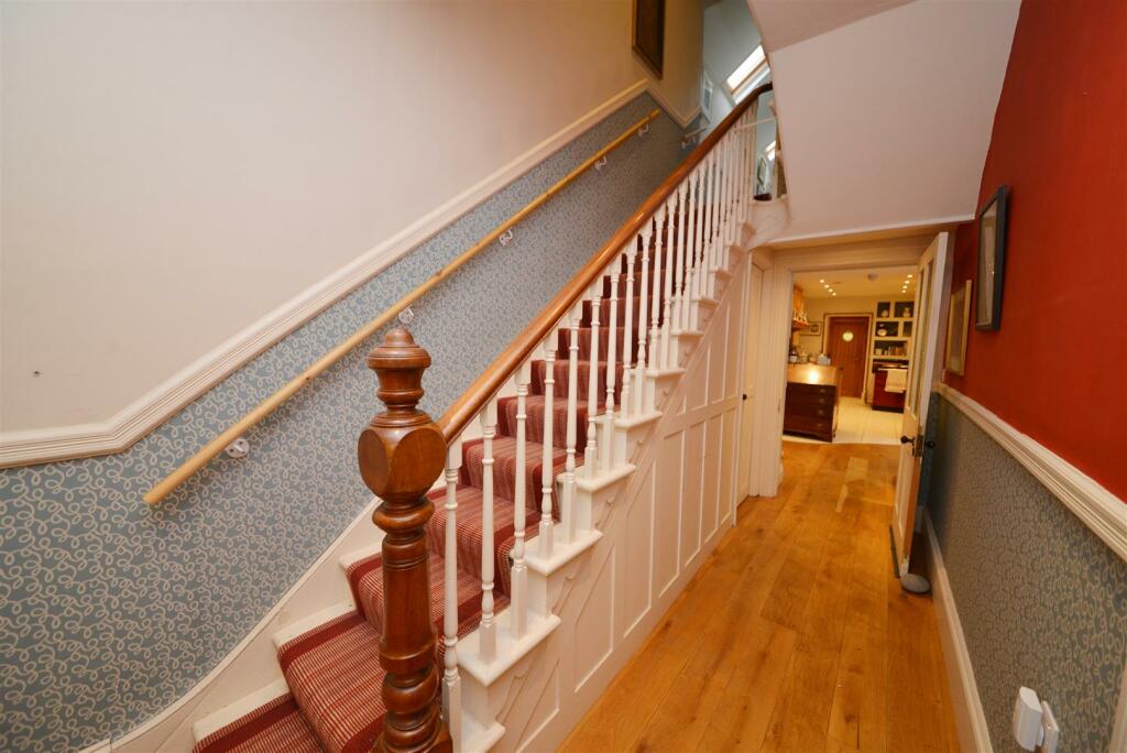 Entrance Porch/ Hallway
