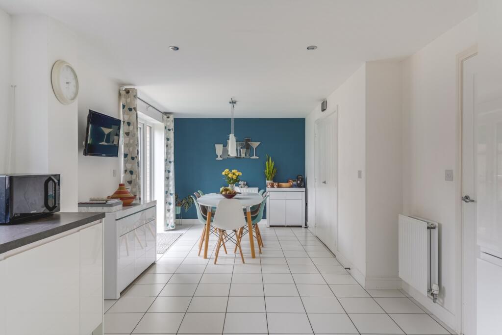 Kitchen dining room