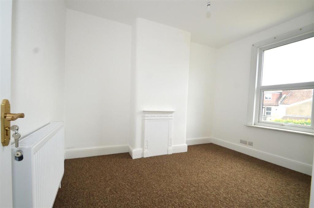 12 Olvestone Road (11).JPG