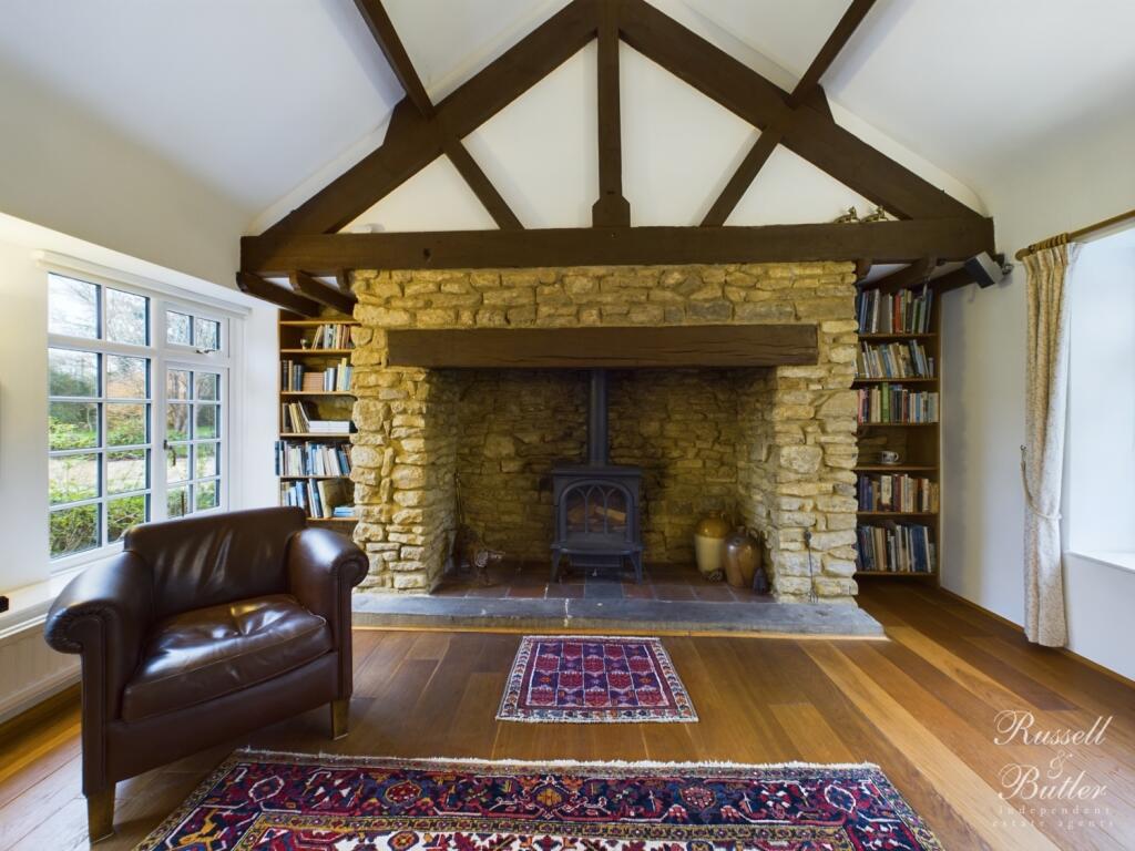 CAM02127G0-PR0228-STILL006