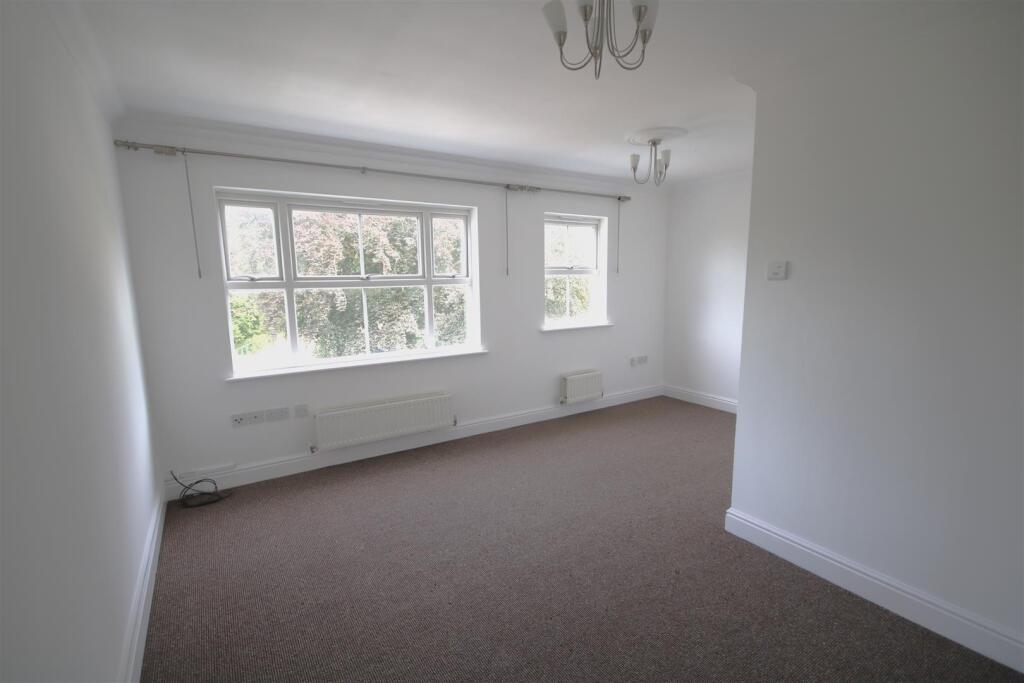 Living Room d.JPG