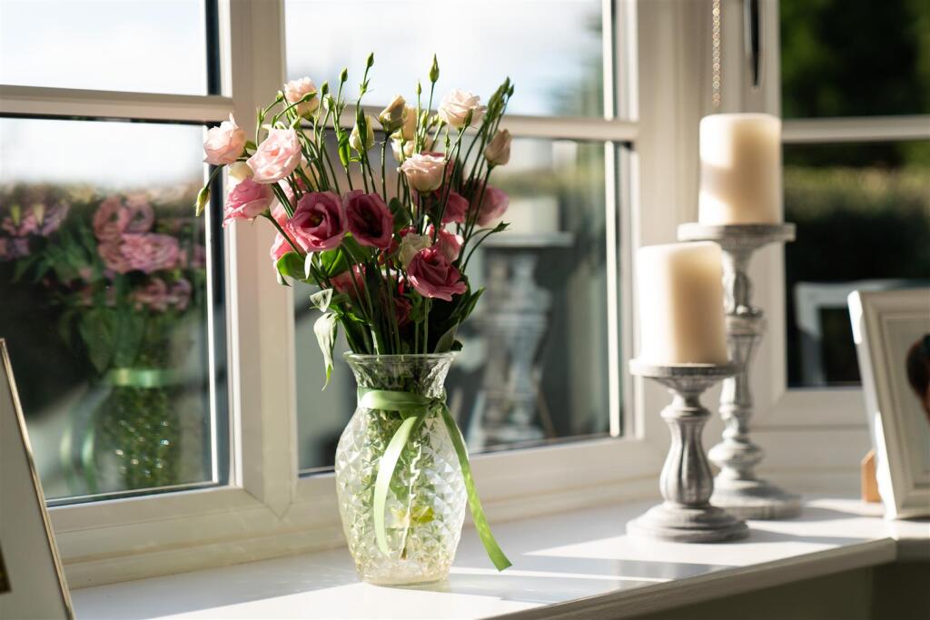 Living Room-7.jpg