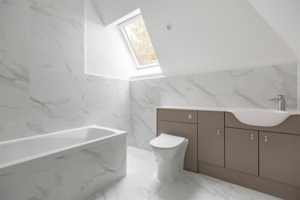 3 Heath Park Road PHF-HRNWM7.jpg