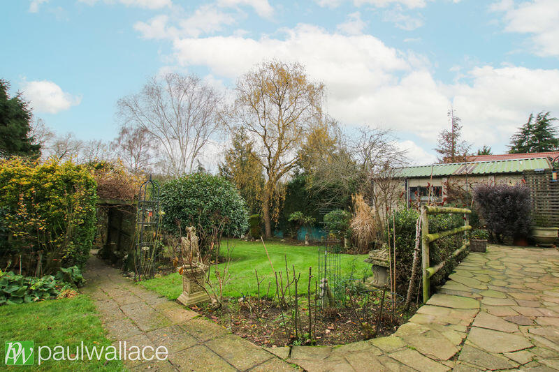210' South West Facing Garden