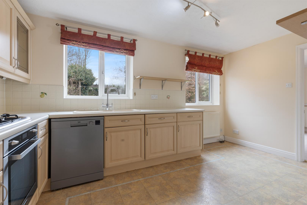 4 Manor Grange, Shepley 08_297.png
