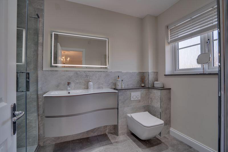 Master En-Suite