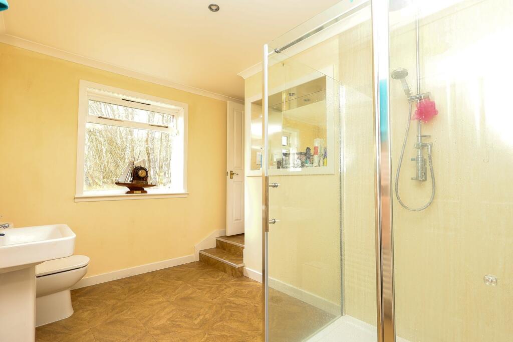 Principal Bedroom En Suite