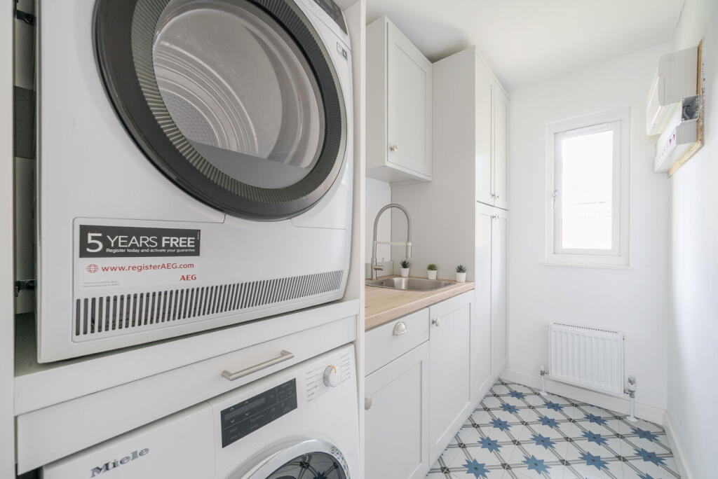 1312294-12-685bfe...