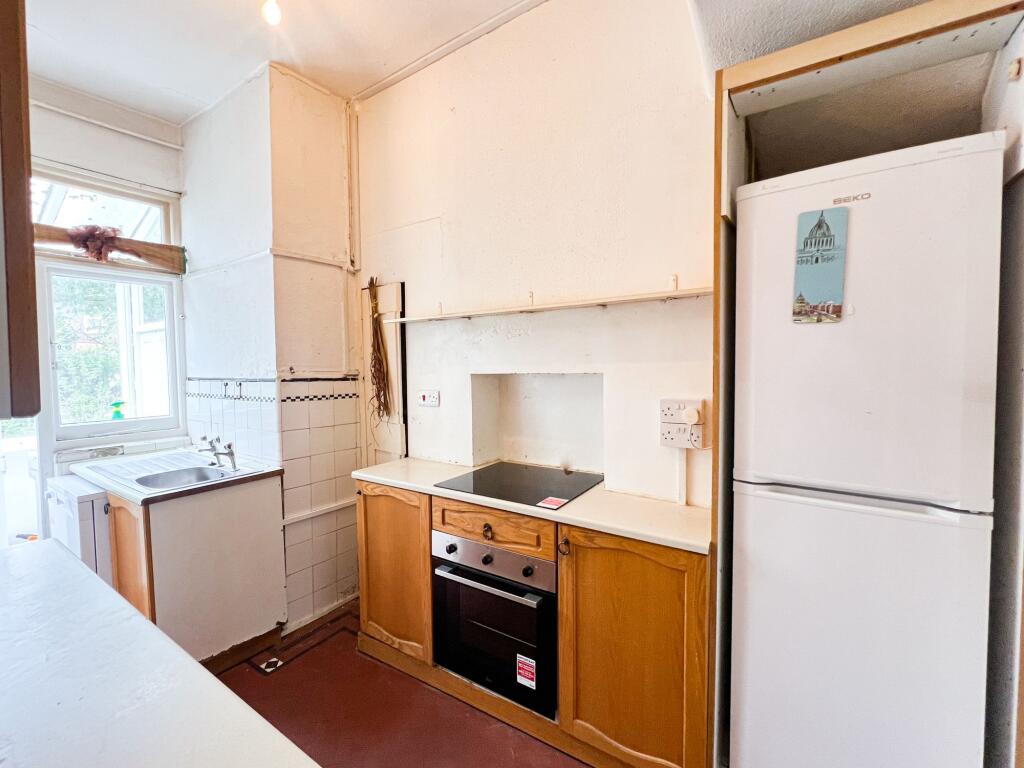 Aldersbrook Rd E12