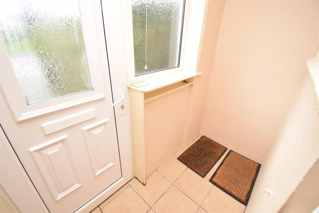 ENTRANCE VESTIBULE .JPG