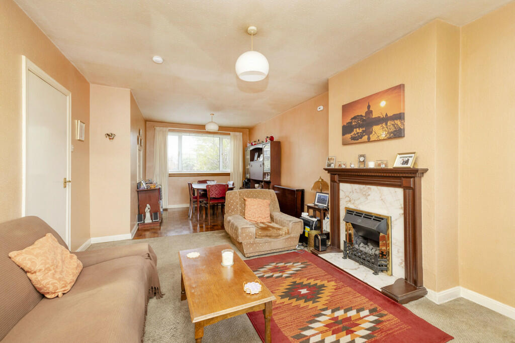 Sitting/Dining Room 