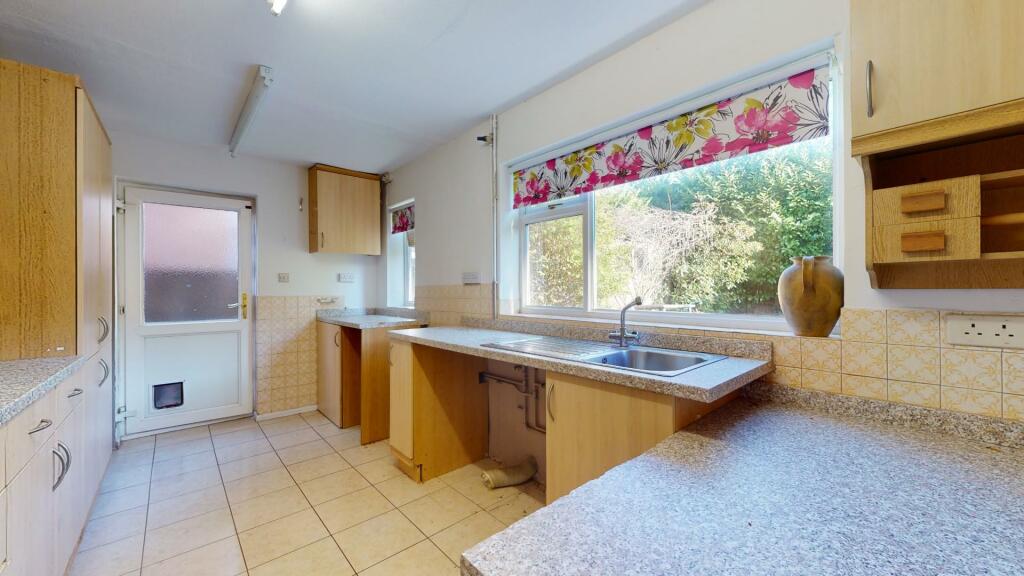 KITCHEN/BREAKFAST ROOM