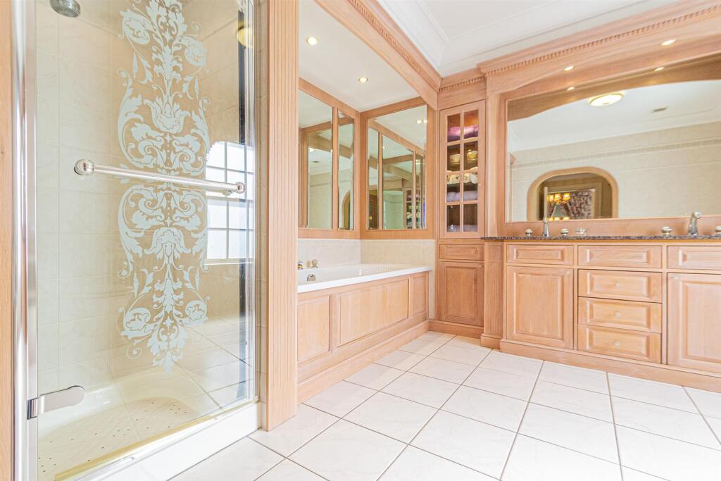 En-Suite to Bedroom
