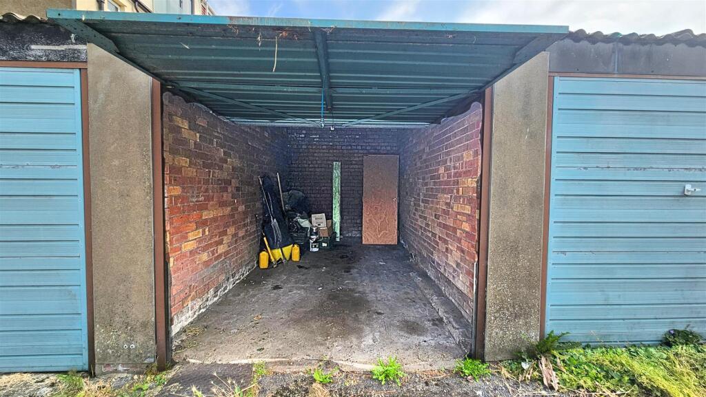 3- Garage Nevil Road.jpg