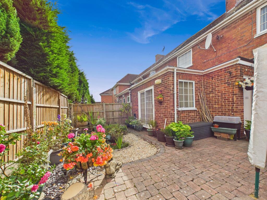 CAM05508G0-PR0108-STILL011