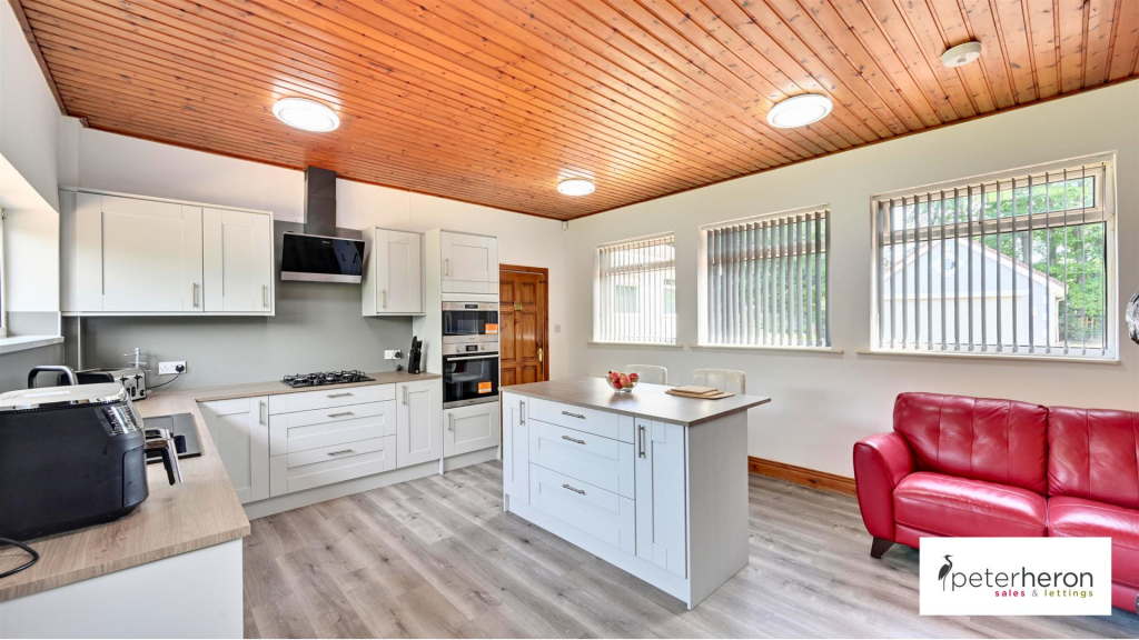 Breakfasting Kitchen