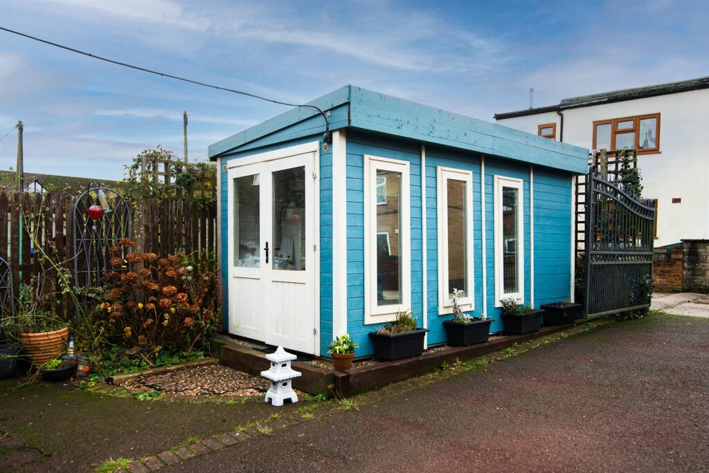 Detached Home Office/Studio
