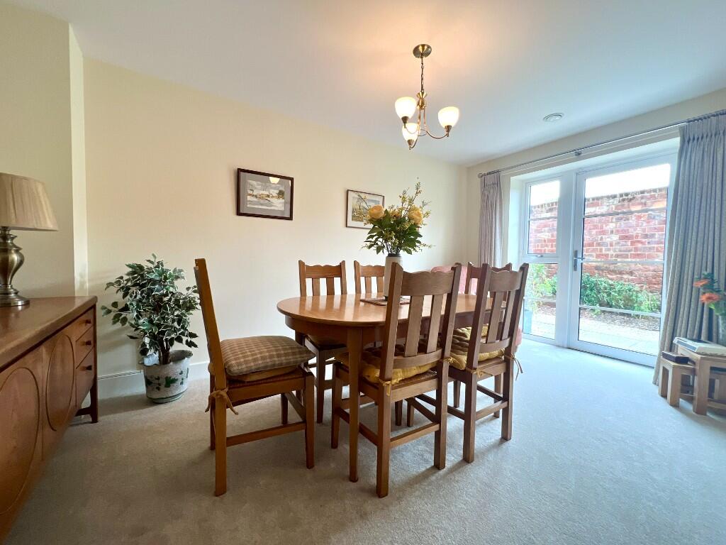 Bedroom Two/Dining