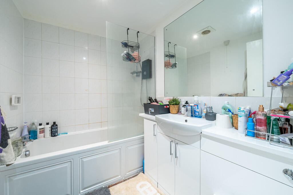 25241-18 15 Kings...