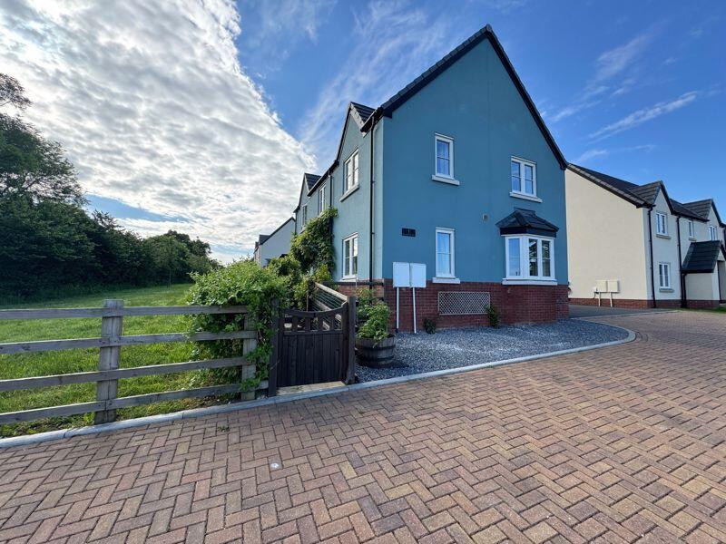 Aspect towards front door