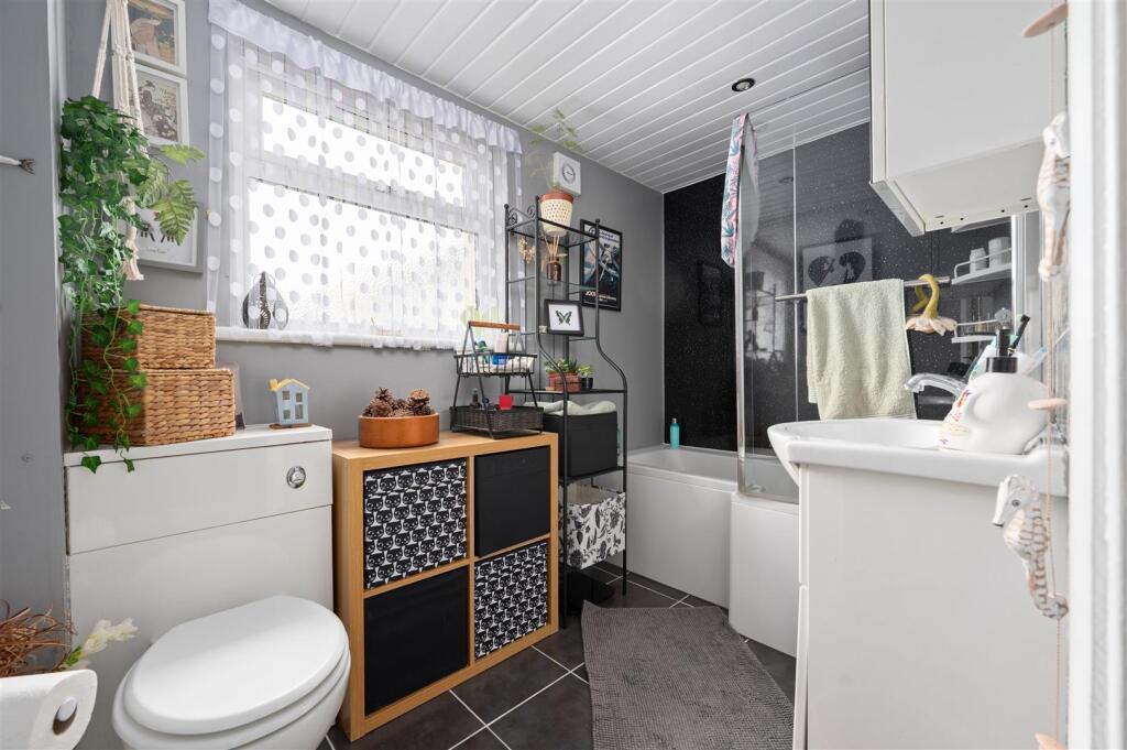 5 Forker Avenue 008.JPG