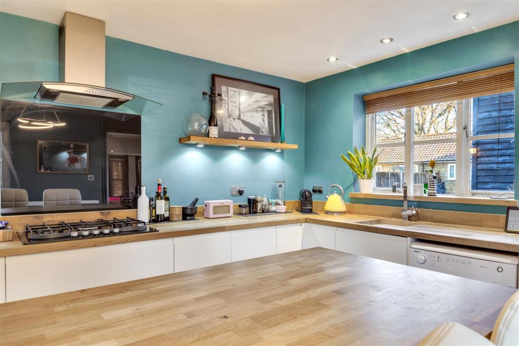 Green Man Court 3-48.jpg