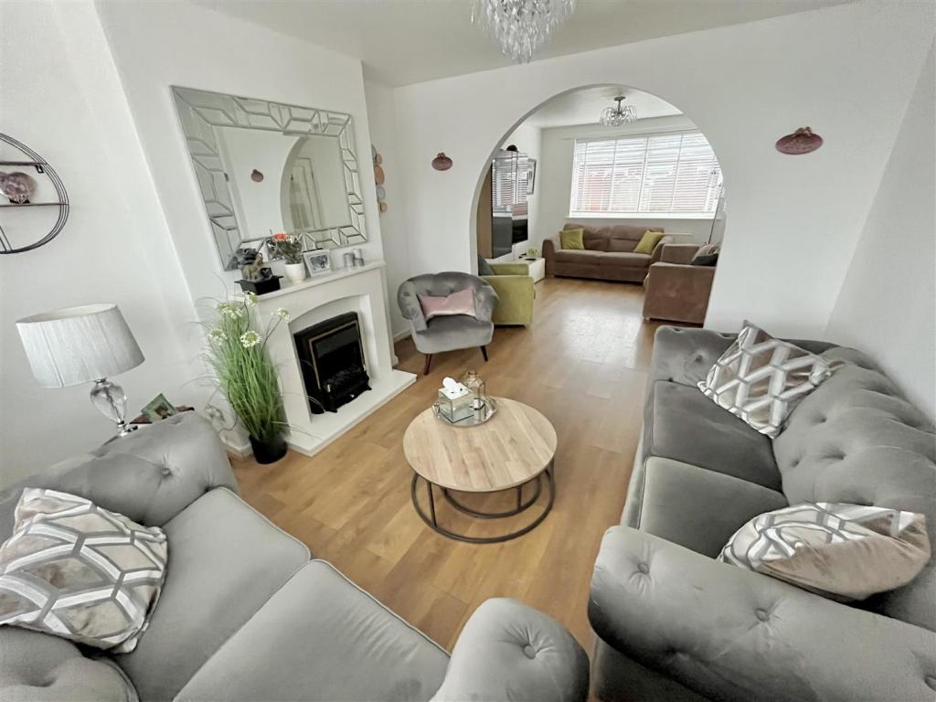 Lounge Aspect 2.jpg