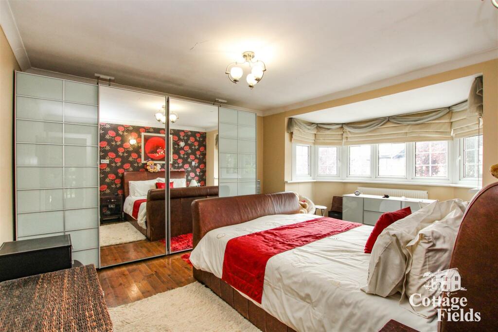 Bedroom 1.JPG