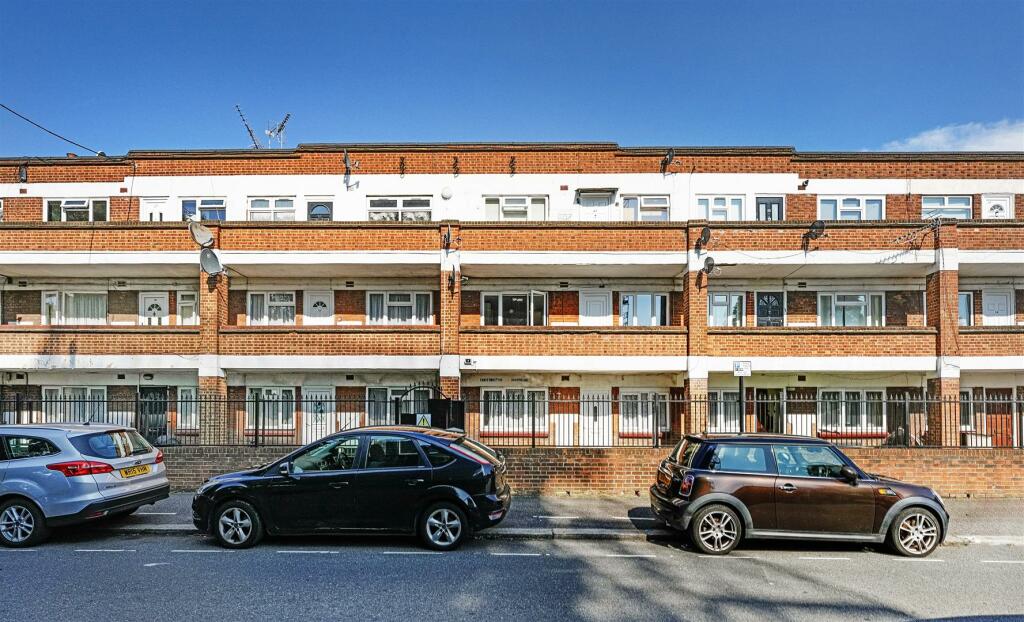 Albany Road E10
