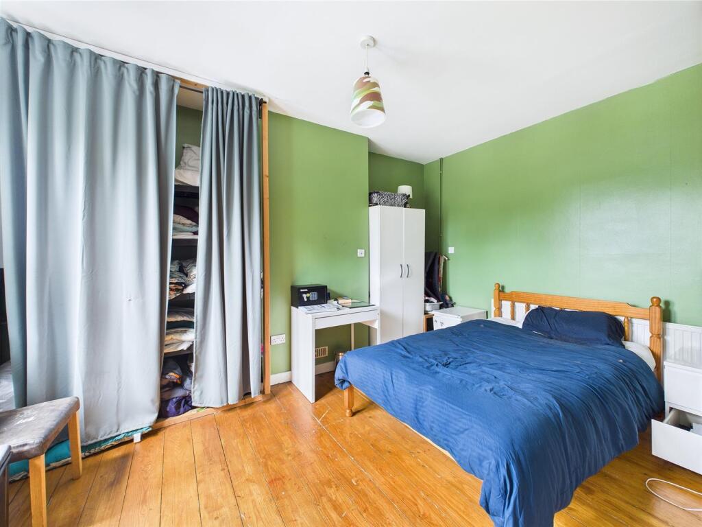 6 - Three-bedroom mid-terrace house.jpg