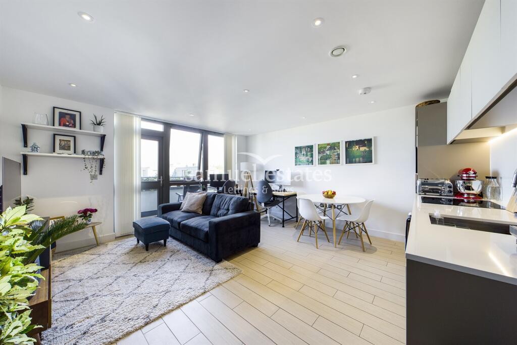 Living Room / Kitche