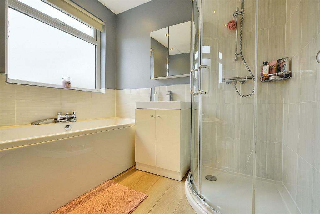 Bathroom_ 1.jpeg