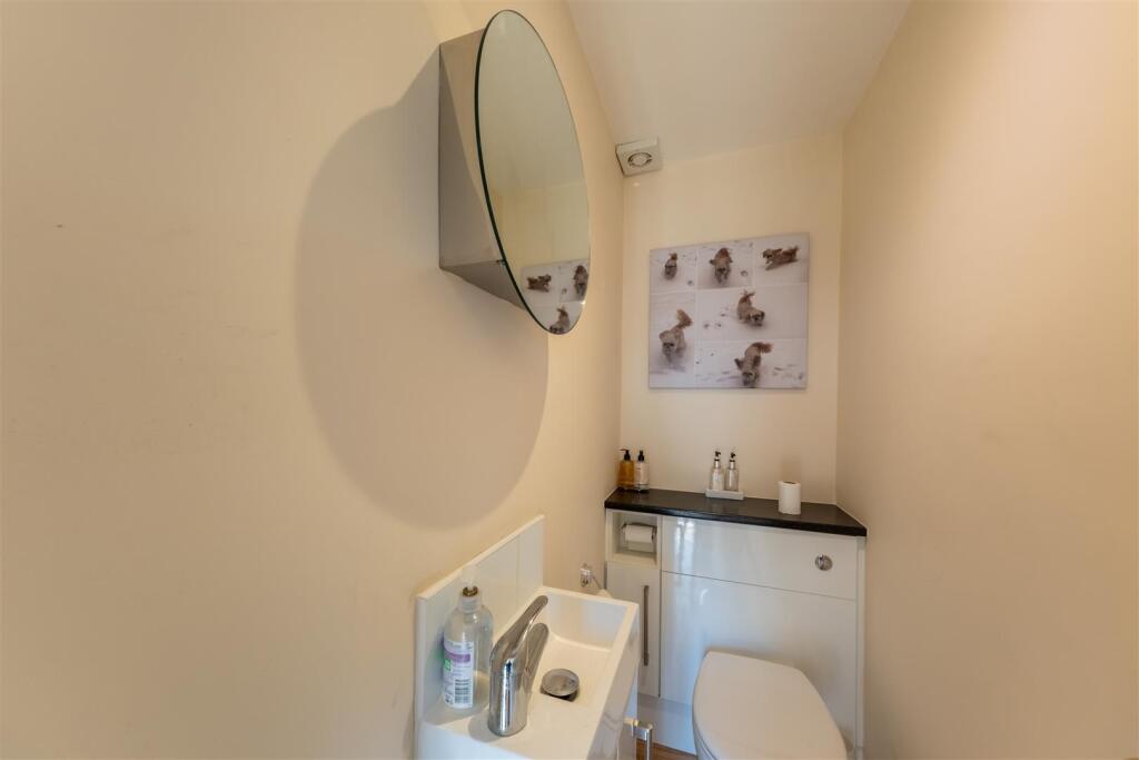 6 Hollow Oak Lane-009.jpg