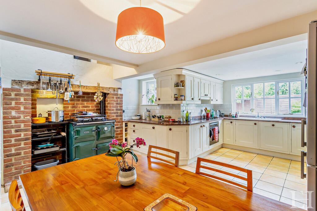 8649461-interiorW...