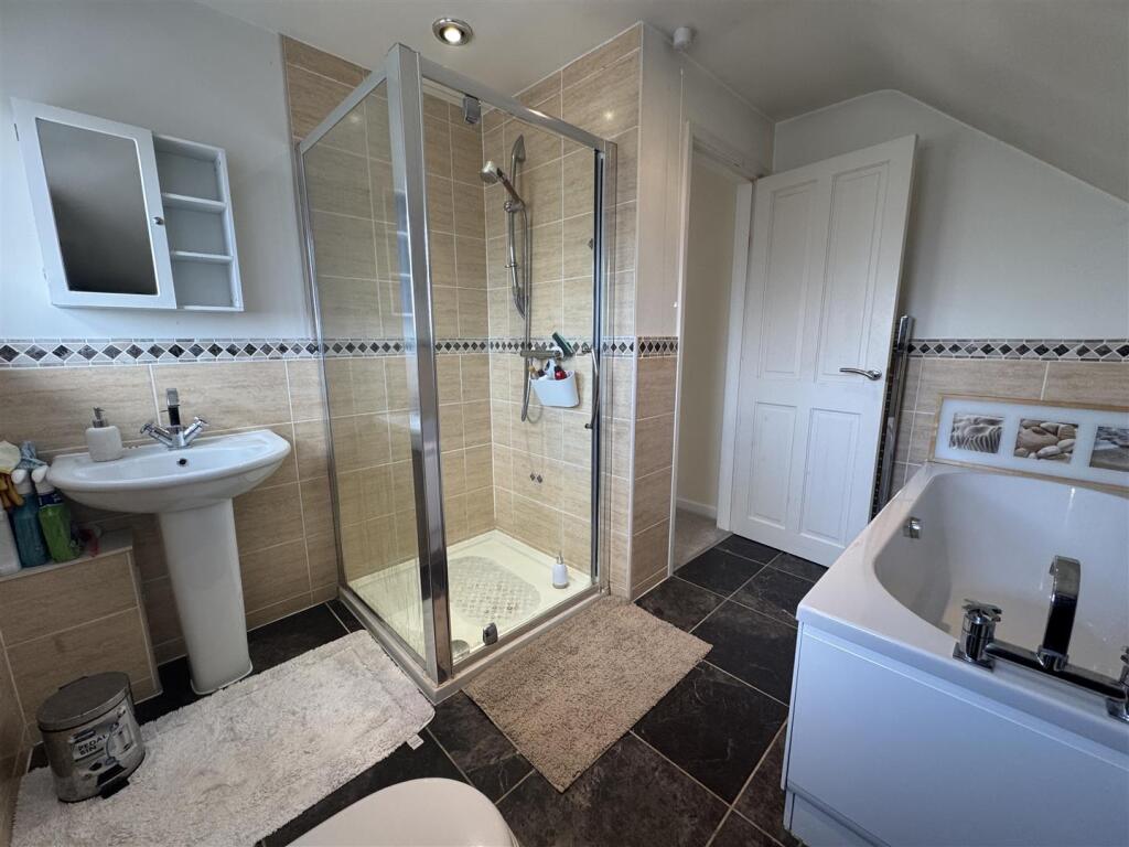 bathroom 2.JPG