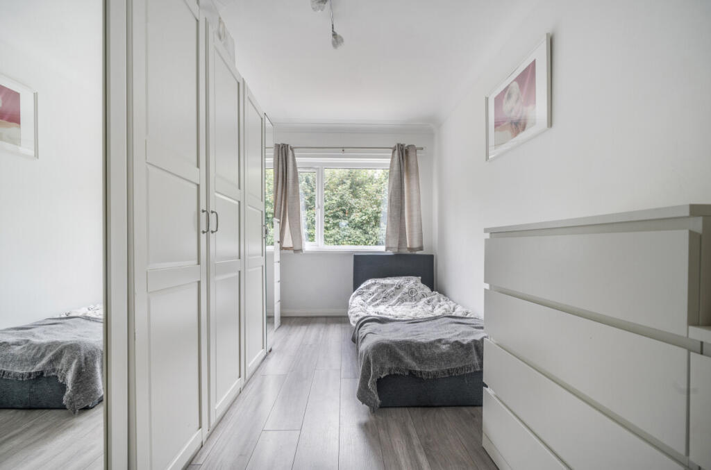 1336589-12-6895d8...