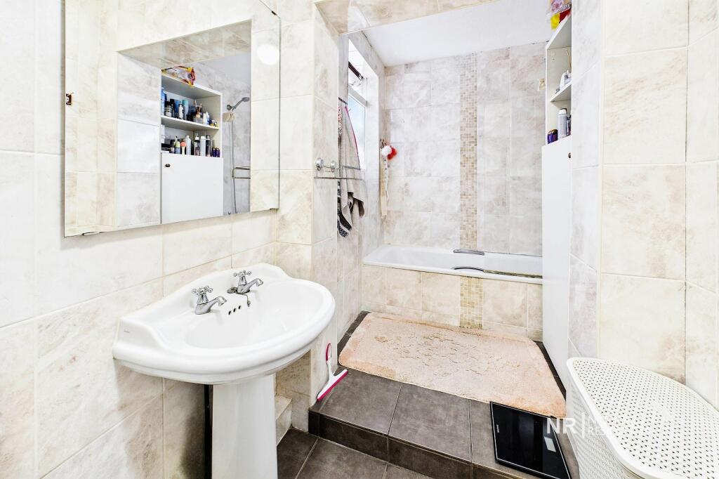 Bathroom Extra Photo