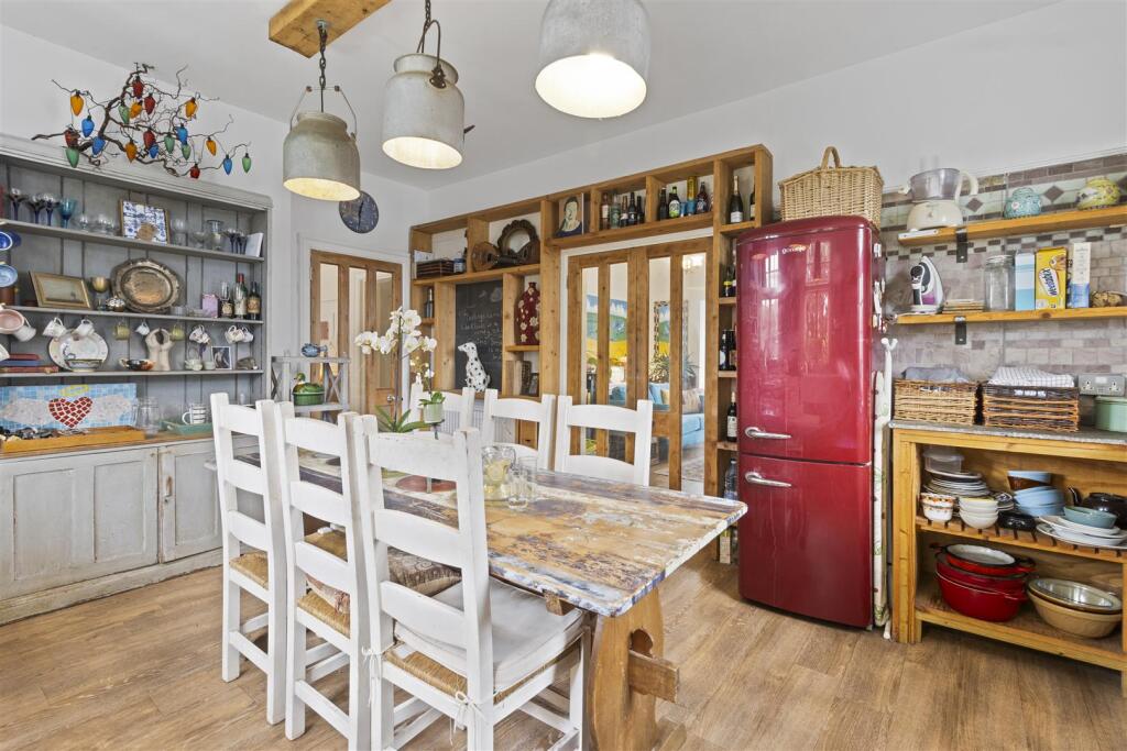 kitchen #3.jpg