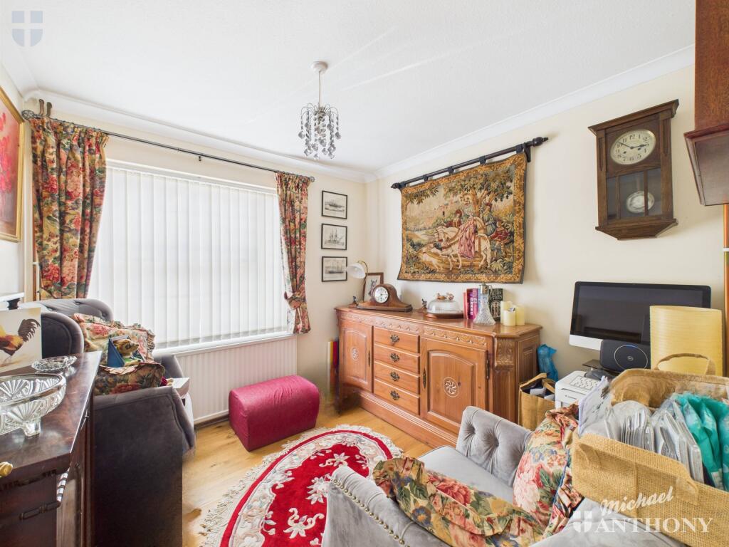 CAM03218G0-PR0737-STILL011