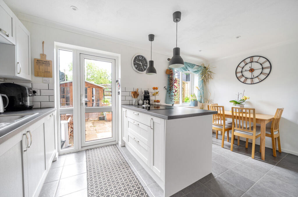 1299321-8-683820c...