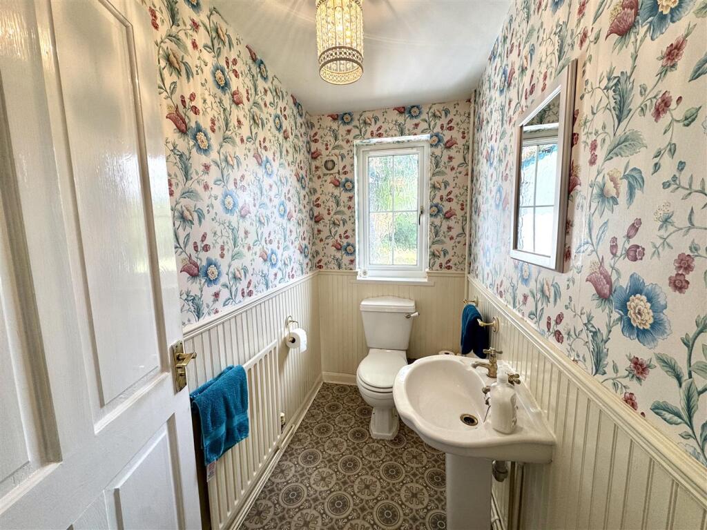 WC/CLOAKROOM
