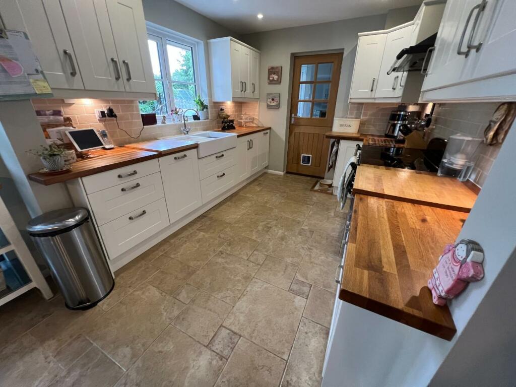 KITCHEN/DINER, L-SHAPE